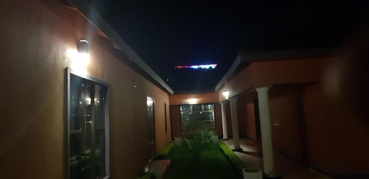 Mathlyn Guest House Francistown Kültér fotó