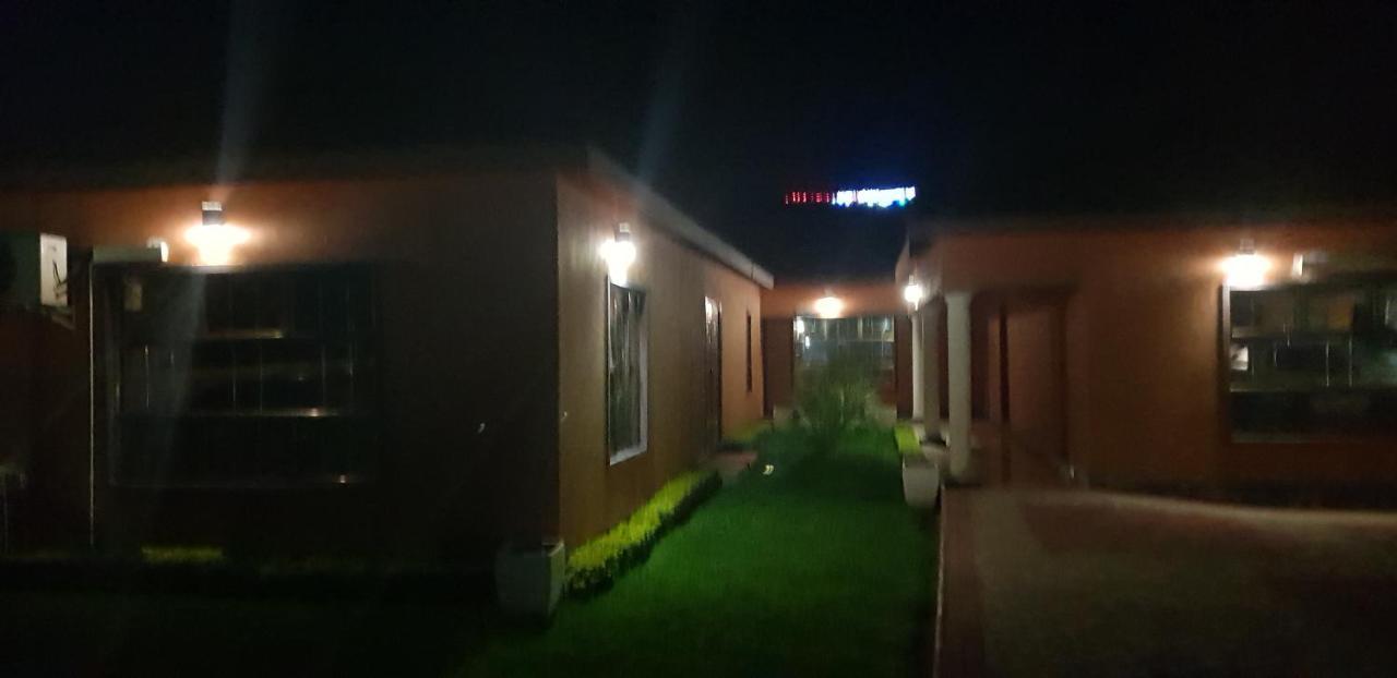 Mathlyn Guest House Francistown Kültér fotó