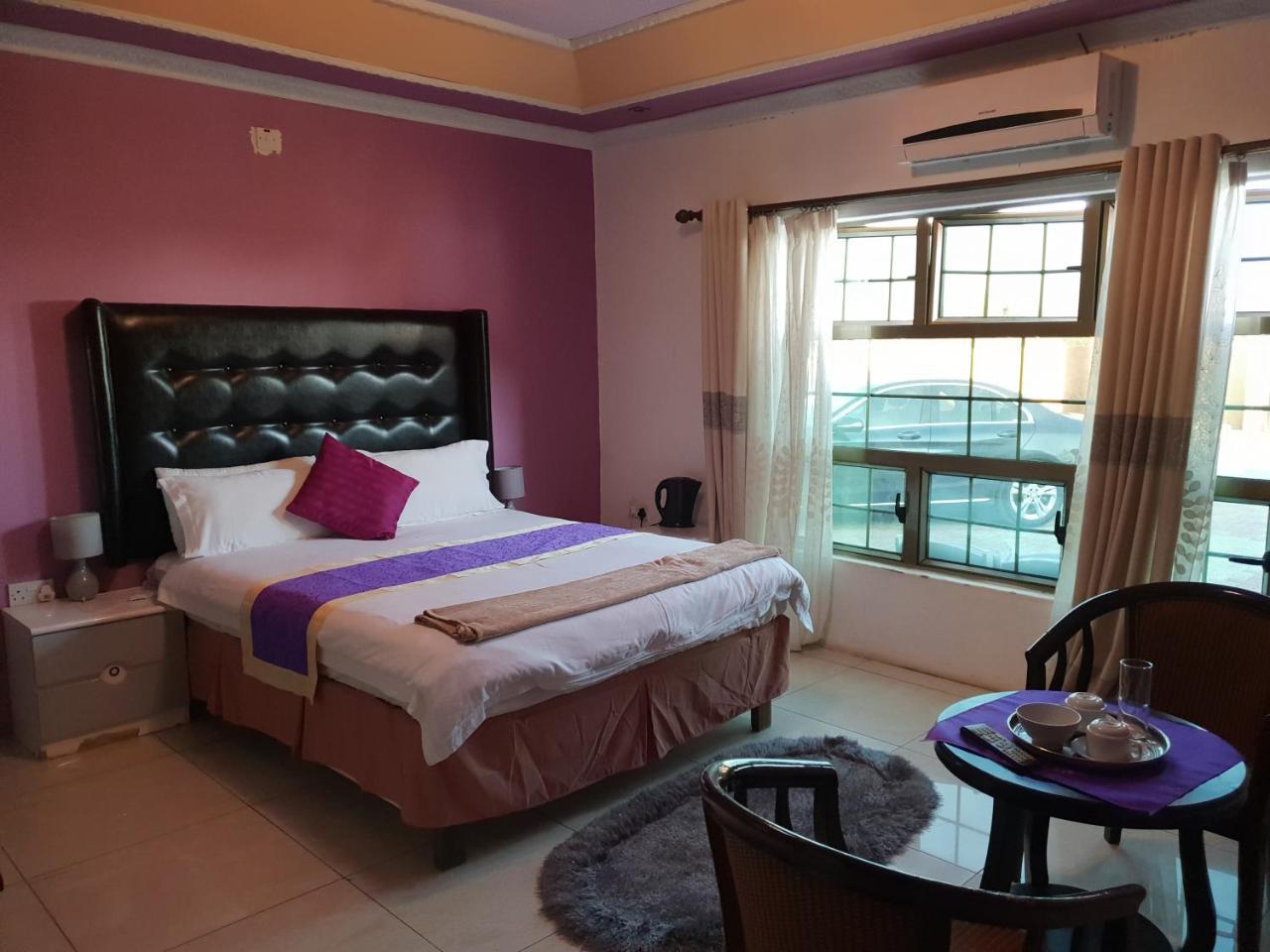 Mathlyn Guest House Francistown Kültér fotó